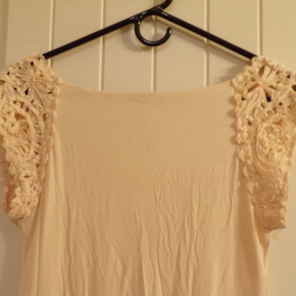 Bailey 44 - Picture 3 of 7